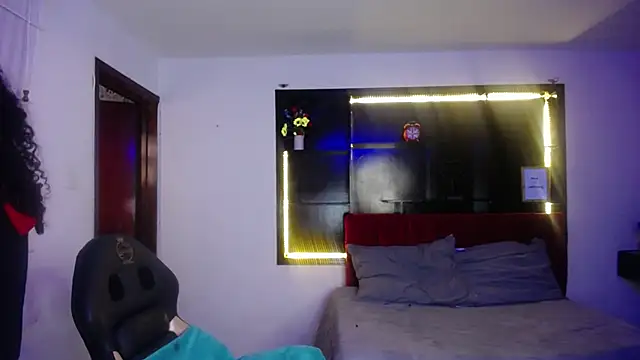 emiily smith1 online show from 11/16/25, 12:55