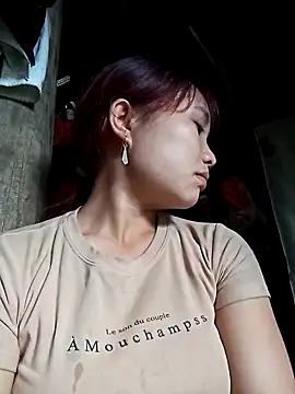 Snapshot of EllyBaby20 chatting on 10/15/25, 07:41 EllyBaby20 online show from 10/15/25, 07:41