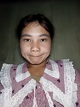 Snapshot of EllyBaby20 chatting on 11/08/25, 11:47 EllyBaby20 online show from 11/08/25, 11:47