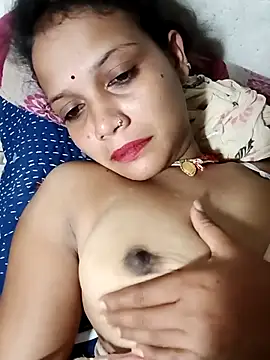 Snapshot of Chandni_Love143 chatting on 09/10/25, 04:29 Chandni Love143 online show from 09/10/25, 04:29