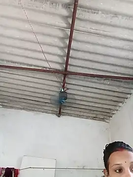 Snapshot of Chandni_Love143 chatting on 09/15/25, 03:39 Chandni Love143 online show from 09/15/25, 03:39