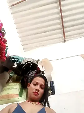 Snapshot of Chandni_Love143 chatting on 09/18/25, 04:03 Chandni Love143 online show from 09/18/25, 04:03