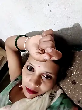 Snapshot of Chandni_Love143 chatting on 09/25/25, 04:54 Chandni Love143 online show from 09/25/25, 04:54