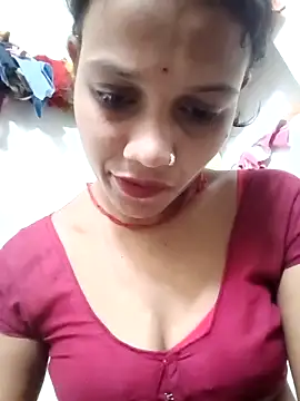 Snapshot of Chandni_Love143 chatting on 10/06/25, 04:10 Chandni Love143 online show from 10/06/25, 04:10