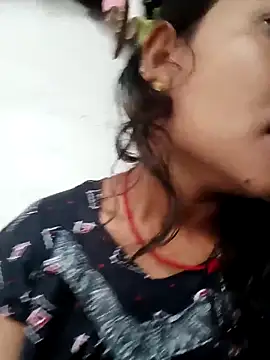 Snapshot of Chandni_Love143 chatting on 10/07/25, 05:26 Chandni Love143 online show from 10/07/25, 05:26