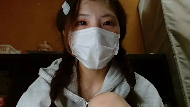natsumiii online show from 09/15/25, 05:40