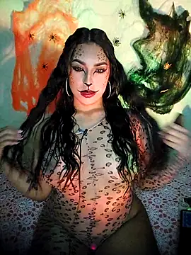 Linda Saenz  online show from 10/15/25, 03:06