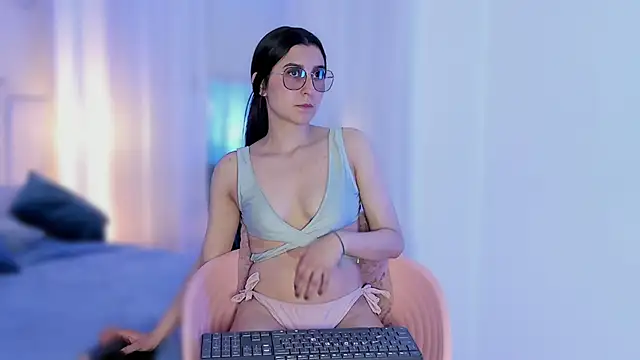 Kitana Clark online show from 11/01/25, 07:38