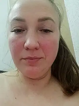 Kiss Eva online show from 10/24/25, 08:16