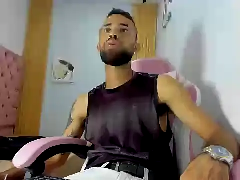 adri sexboy229 online show from 09/25/25, 12:58