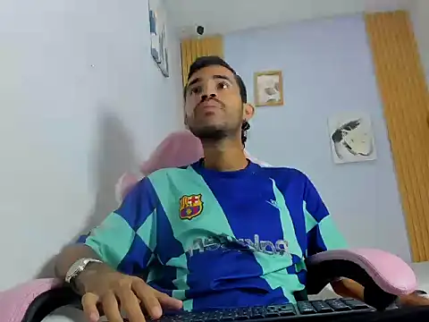 adri sexboy229 online show from 10/22/25, 07:08