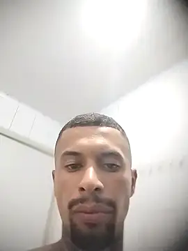 Snapshot of Gabriesex chatting on 10/17/25, 11:29 Gabriesex online show from 10/17/25, 11:29