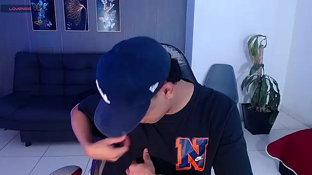 david santos16 online show from 09/15/25, 02:22