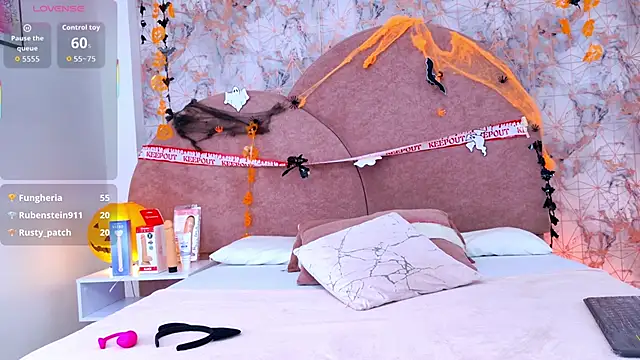 Snapshot of Samanta_Isel chatting on 10/26/25, 03:56 Samanta Isel online show from 10/26/25, 03:56