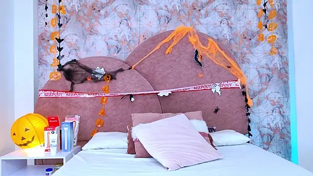 Snapshot of Samanta_Isel chatting on 10/29/25, 03:09 Samanta Isel online show from 10/29/25, 03:09