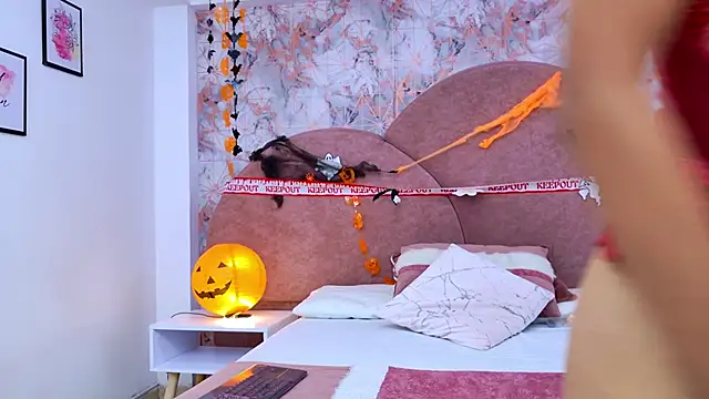 Snapshot of Samanta_Isel chatting on 10/30/25, 03:08 Samanta Isel online show from 10/30/25, 03:08