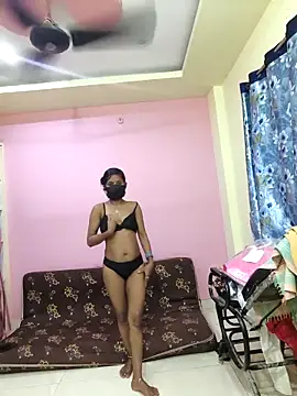 Snapshot of mounika26 chatting on 09/19/25, 05:57 mounika26 online show from 09/19/25, 05:57