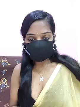 Snapshot of mounika26 chatting on 09/21/25, 04:52 mounika26 online show from 09/21/25, 04:52