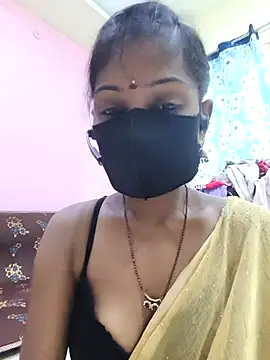 Snapshot of mounika26 chatting on 09/22/25, 06:15 mounika26 online show from 09/22/25, 06:15