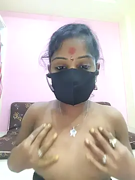 Snapshot of mounika26 chatting on 09/28/25, 08:31 mounika26 online show from 09/28/25, 08:31