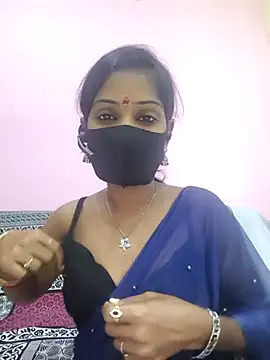 Snapshot of mounika26 chatting on 10/18/25, 06:05 mounika26 online show from 10/18/25, 06:05