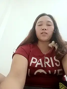 miumiu 00 online show from 11/14/25, 12:59