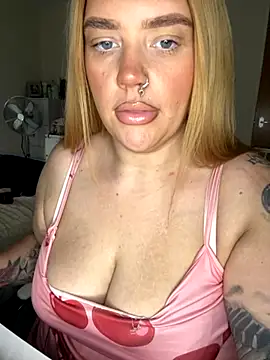 MysteriousMylaX online show from 10/22/25, 01:22