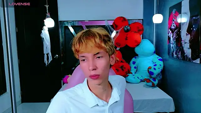 park jimin1 online show from 10/27/25, 12:09