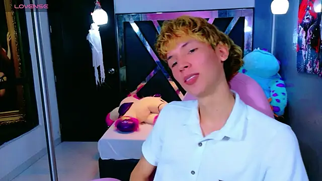 park jimin1 online show from 10/29/25, 12:18