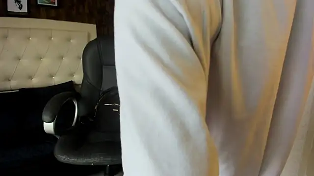 celeste  clark online show from 11/12/25, 01:44