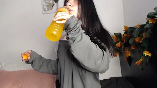   abrill   online show from 10/16/25, 01:28