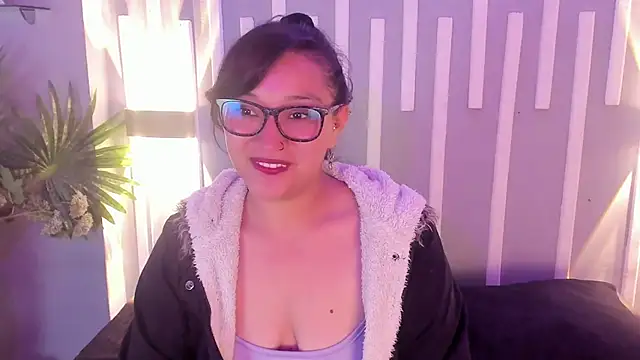 Snapshot of Skye_bluee_ chatting on 09/20/25, 03:07 Skye bluee online show from 09/20/25, 03:07