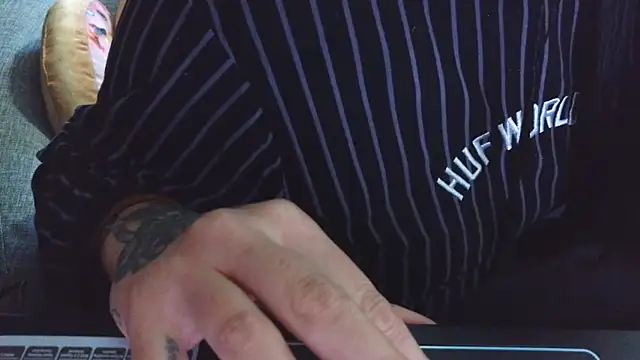 fetishslut4u online show from 11/06/25, 07:04