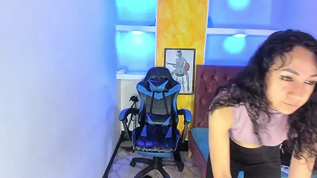 alison moon7 online show from 11/21/25, 12:37