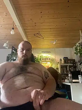 Snapshot of JohnDrippingCum chatting on 09/30/25, 08:30 JohnDrippingCum online show from 09/30/25, 08:30