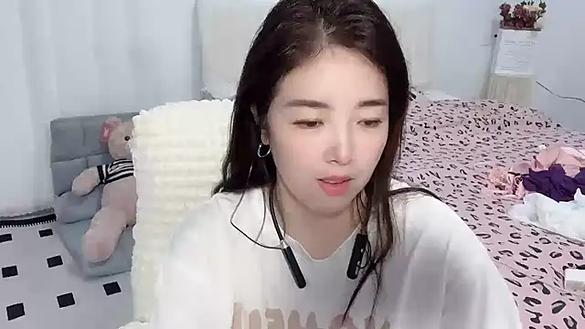 Snapshot of Xiali-166 chatting on 10/26/25, 03:56 Xiali-166 online show from 10/26/25, 03:56