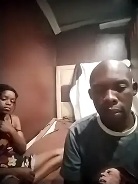 Snapshot of TinnyVsGiant chatting on 10/26/25, 08:59 TinnyVsGiant online show from 10/26/25, 08:59