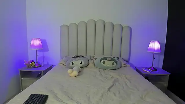 SofieBunnie online show from 11/10/25, 11:04