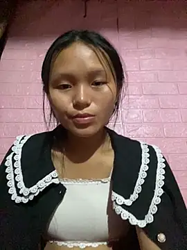 Snapshot of milo_bae chatting on 10/24/25, 01:24 milo bae online show from 10/24/25, 01:24