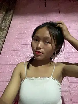 Snapshot of milo_bae chatting on 10/29/25, 02:03 milo bae online show from 10/29/25, 02:03