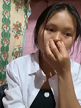 Snapshot of milo_bae chatting on 11/10/25, 10:03 milo bae online show from 11/10/25, 10:03