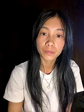 Snapshot of EmLy02 chatting on 10/13/25, 01:00 EmLy02 online show from 10/13/25, 01:00