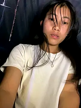 Snapshot of EmLy02 chatting on 10/14/25, 01:06 EmLy02 online show from 10/14/25, 01:06