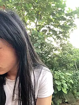 Snapshot of EmLy02 chatting on 10/18/25, 11:49 EmLy02 online show from 10/18/25, 11:49