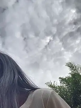 Snapshot of EmLy02 chatting on 10/21/25, 08:04 EmLy02 online show from 10/21/25, 08:04