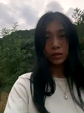 Snapshot of EmLy02 chatting on 10/22/25, 10:59 EmLy02 online show from 10/22/25, 10:59