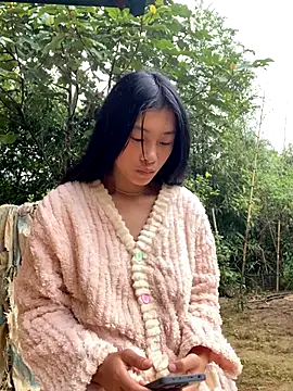 Snapshot of EmLy02 chatting on 10/26/25, 01:00 EmLy02 online show from 10/26/25, 01:00