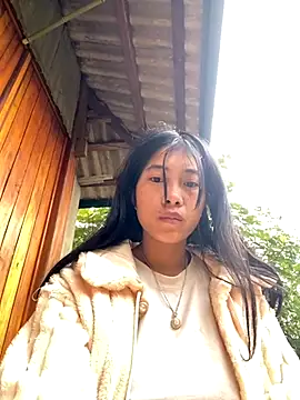 Snapshot of EmLy02 chatting on 10/28/25, 12:25 EmLy02 online show from 10/28/25, 12:25