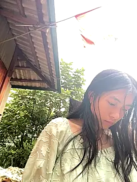 Snapshot of EmLy02 chatting on 10/29/25, 12:35 EmLy02 online show from 10/29/25, 12:35