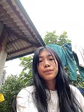 Snapshot of EmLy02 chatting on 10/30/25, 09:55 EmLy02 online show from 10/30/25, 09:55